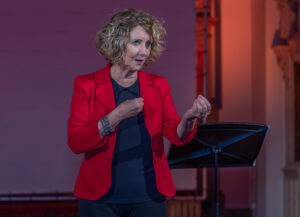 Manuela Kalsky tijdens de Jurjen Beumerlezing 2025. Foto: Erik Laan