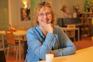 Petra de Vries is per 3 november 2025 straatpastor bij Stem in de Stad. Foto: Heidi Borgart.