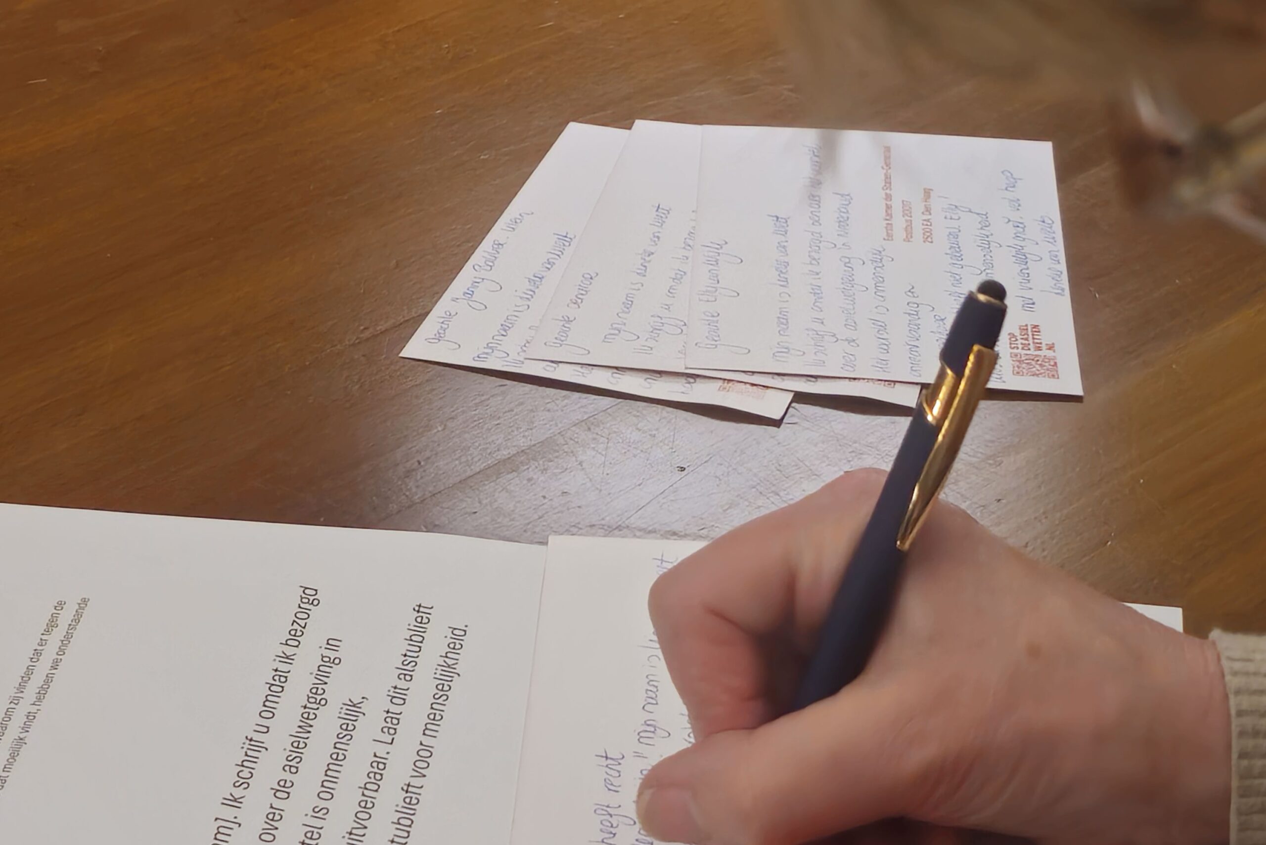 Schrijfavond: 200 kaarten voor Eerste Kamerleden