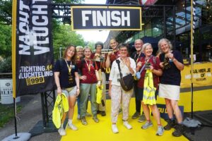 Finish Team Stem in de Stad bij de nacht van de vluchteling