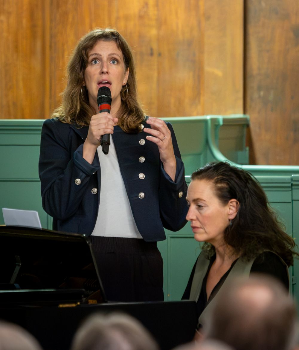 Femke Beumer en Marlies Mulder tijdens de Jurjen Beumerlezing 2026